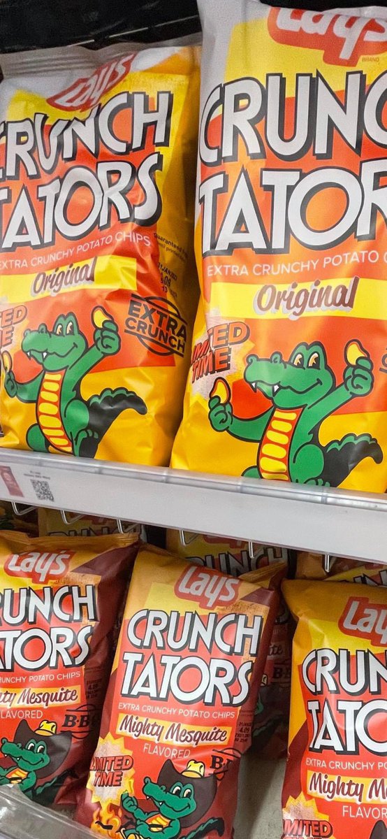 Collectingcandy's tweet photo. Holy cow, @Lays has brought back Crunch Tators (technically a rebrand of their kettle chips line).
Arriving in stores NOW!! Thanks to my pal Scott Knapper for the news !!
#crunchtators #1990s #90s #90snostalgia https://t.co/ejkQfMENHW