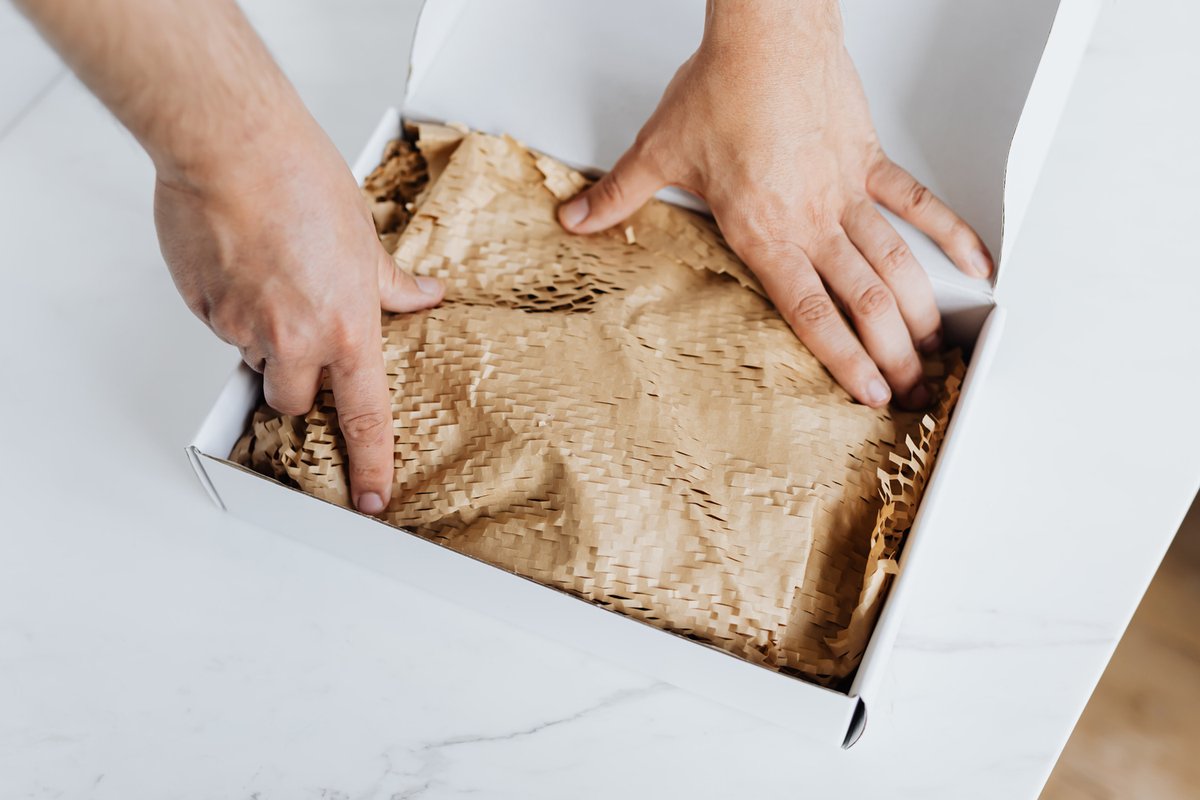 Is there a better way to pack your items? Of course! Learn how to distinguish between different types of packing materials to ensure that you are making the best choice for the items you are packing. 📦📦 #shipping #packaging #blog #thewbdelivery #wbmason thewbdelivery.com/the-best-packi…