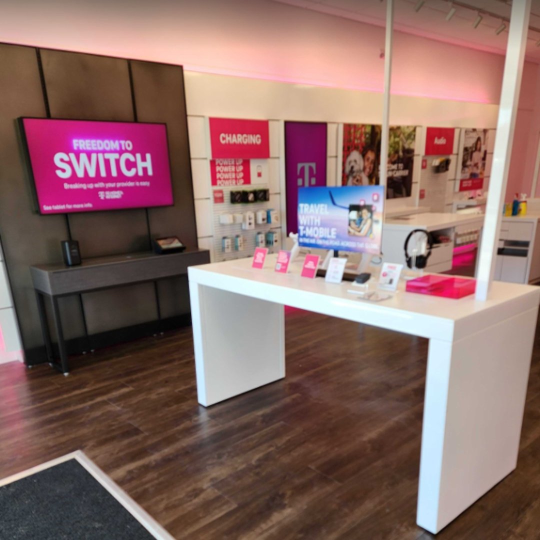 MobileOneLLC tweet media