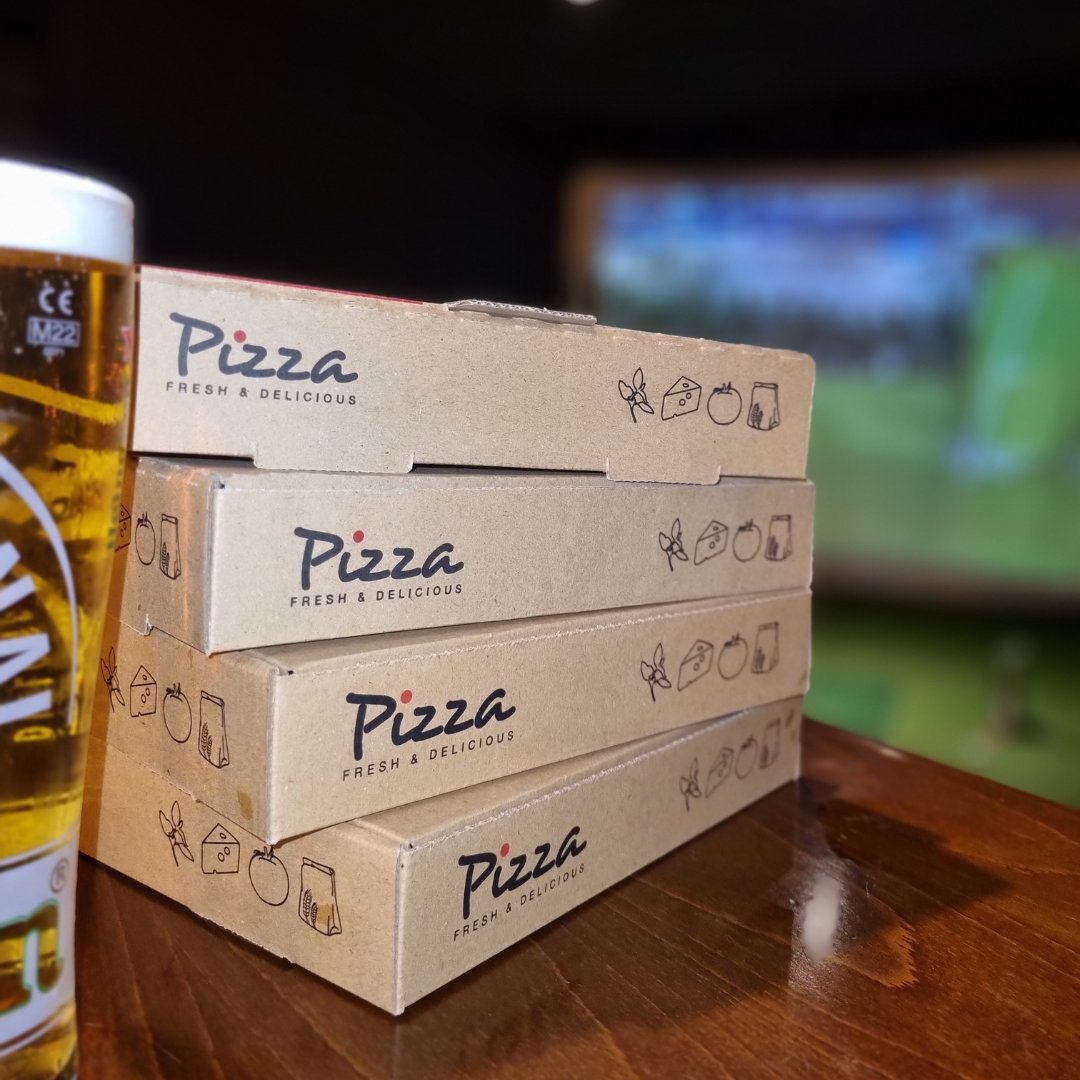 Don't let the outdoor conditions rain on your golf plans🌧️⁣⁣ ⁣⁣ A Pizza + A Pint + 1 Hour in our Golf Simulator = The Perfect Indoor Combination🏌️⁣⁣ ⁣ ⁣Available Friday-Saturday after 4pm.⁣ Contact our Pro-Shop to secure your space! 01495 225590