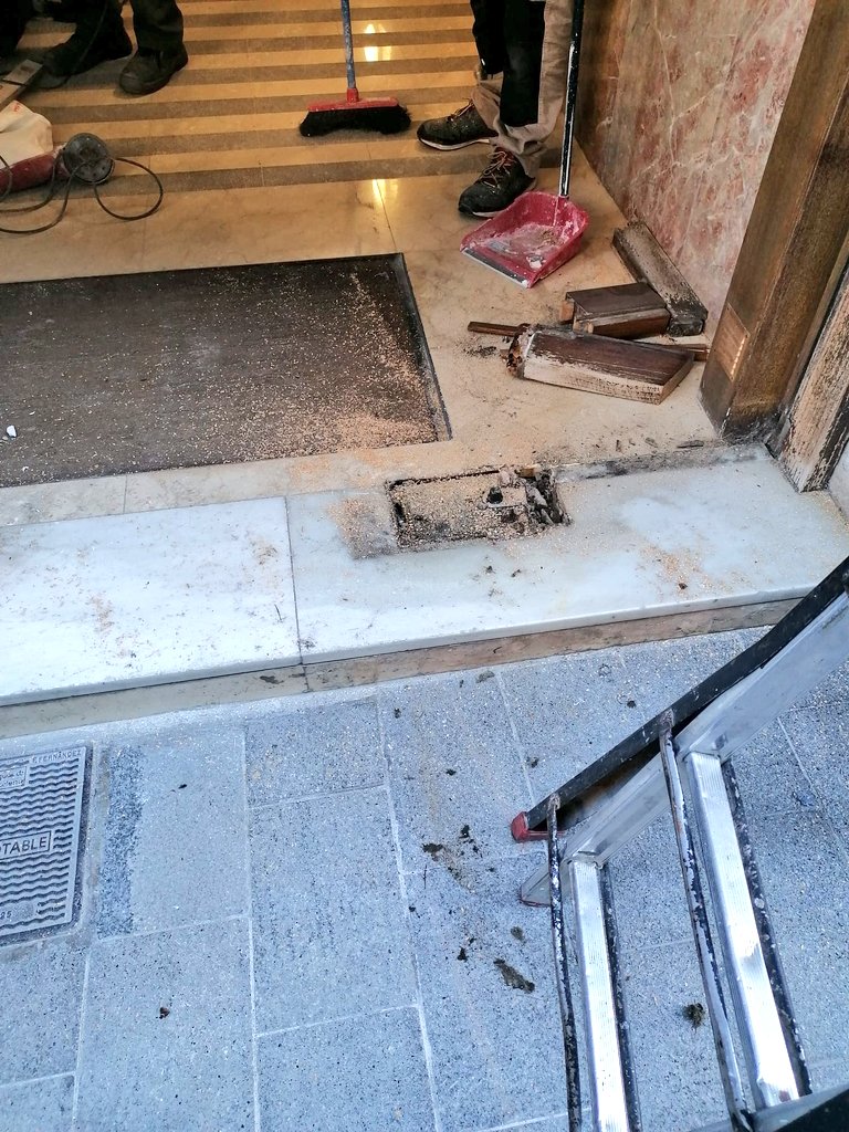 preintser's tweet photo. Concluimos nuestra jornada con la colocación de puerta entrada finca (fotos del antes y después) 👏🏼¡Felicidades vecin@s! Y gracias por vuestra paciencia. El equipo de Preintser os desea un buen fin de semana 😊 https://t.co/QigTTxgJsO