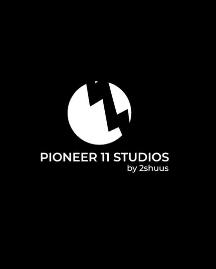 2shuus's tweet photo. New studio space alert Finally completed my studio! Book a session with me at @pioneer11studio and follow the page to keep up with me. Designs inspired by @flavioacoustics and  @kaws https://t.co/nJQxEKWAWG