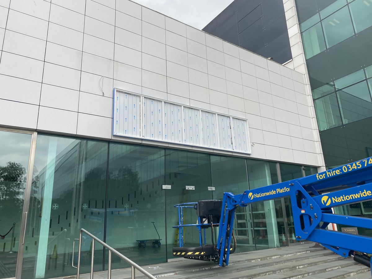 NeilSignsLtd's tweet image. We fitted a flexi faced sign #sign to this ceramic tiled building with an trough light above #illuminatedsign