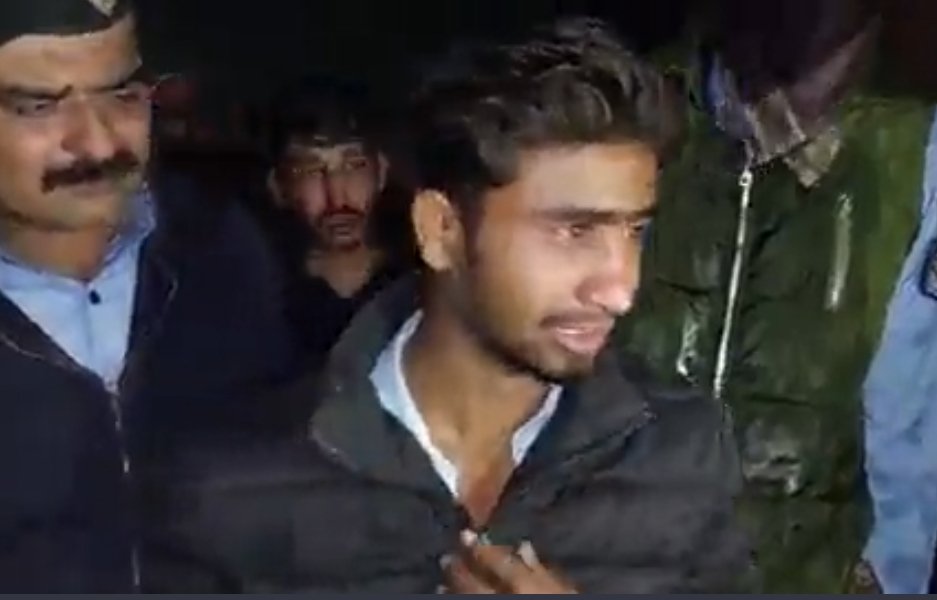 waqas_amjaad's tweet photo. اس لڑکے کی بائیک 21 ماڈل تھی جو بھائی کے بقول مظاہرین نے جلائی ہے، میرا رابطہ ہو گیا ہے کل اسکو 22 ماڈل کی موٹر سائیکل مل جائے گی۔۔

املاک سرکاری ہو یا نجی ان کی حفاظت ہماری اولین ذمہ داری ہے۔۔ https://t.co/79pTxYSxzH