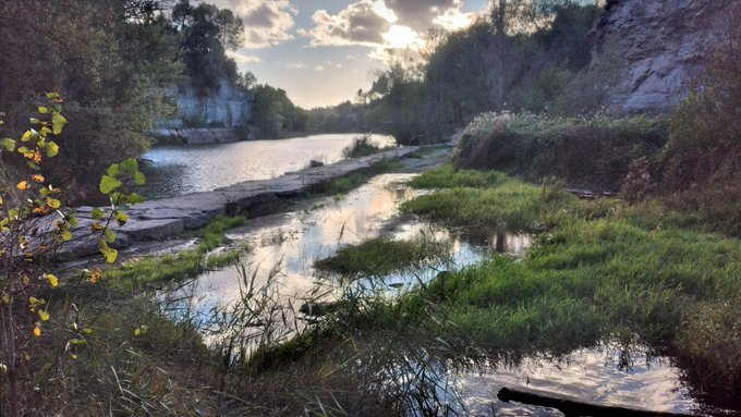 bnavarclessv's tweet photo. Avui hem tingut una nova sortida #LlegimElRiu una proposta de #CiènciaCiutadana.
Amb l'ajuda de #RiuApp hem identificat tots els petits macroinvertebrats i hem detectat l'estat del riu Calders 🪳 Moltes gràcies a tots per la vostra participació i especialment al Pau i la Maria https://t.co/SLMMHESikR