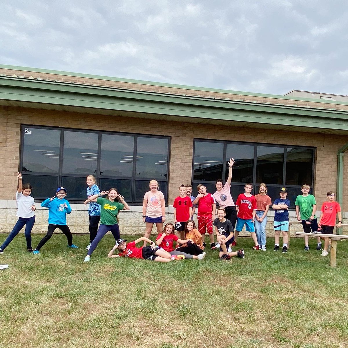 Mrs. Roth tweet media