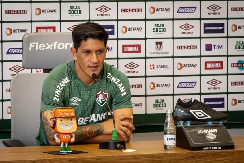 lancenet's tweet photo. 'Espero que possa subir' 👀💢
Cano, do Fluminense, diz que ficará na torcida pelo acesso do Vasco no domingo! Confira: https://t.co/nKIH8N5CGV
📷 Marcelo Goncalves/FFC https://t.co/WeDeoZ06pZ