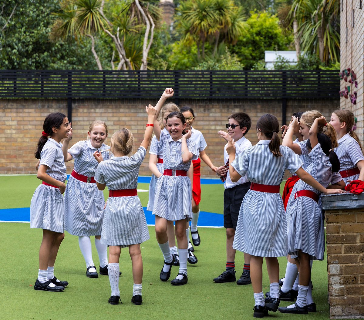 MrsPacheBHS's tweet photo. Absolutely delighted to see the strong pastoral care that  @Broomfield_HS is known for, recognised by the ISI during our recent inspection. 'Pupils are bound together by the warm, friendly and inclusive ethos.' Read the full report here: https://t.co/6LAvivVj8d
@DukesEducation https://t.co/cy3wxLTxk4