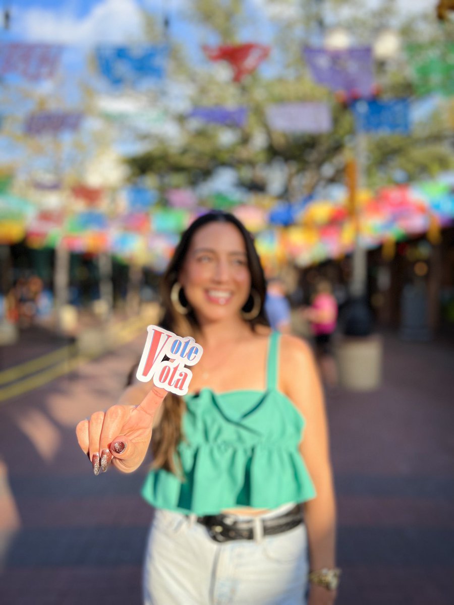 shewillsay's tweet photo. I’m partnering with @BrennanCenter to encourage Latinos in my community to vote! #ad Below are voting resources to share with your familia in Texas! #votaconconfianza #votewithconfidence #avotar https://t.co/nRS6Xz3NZb