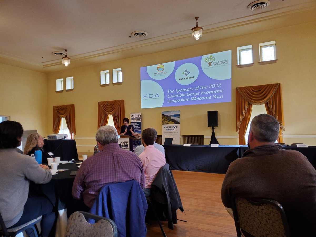 LisaFarquharson's tweet photo. Attending the 2022 Gorge Economic Symposium! Insightful! Thank you to @midcolumbiaedd for coordinating and putting on this event! #thedalles #wascocounty #economicimpact #columbiarivergorge #hoodgorge #thedalleschamber #ECWorks #mcedd #economicdevelopment #cityofthedalles https://t.co/0wJHQYHWEc
