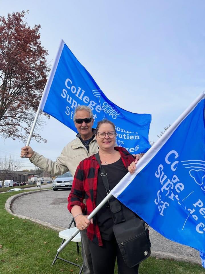 local349gc's tweet photo. We were happy to support our local #CUPE brothers and sisters on the line and with a donation of $349 while they fight for a fair and just collective agreement.  #IStandWithEducationWorkers #FairBargaining #NoToBill28 https://t.co/FKQ8LbJSwd