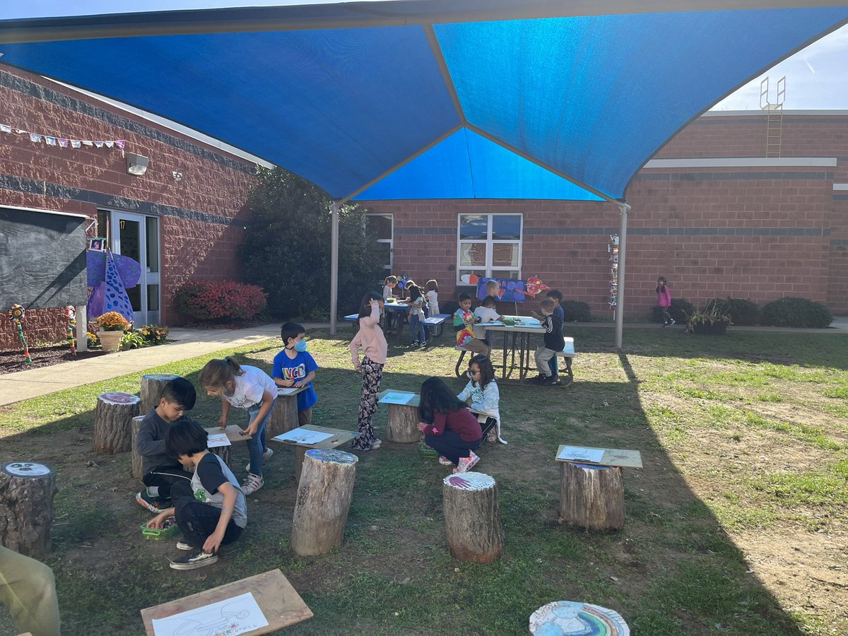 wcbartroom's tweet photo. It’s been a beautiful day for our students to enjoy art class outside in the Secret Art Garden under the shade of our gorgeous new tent! @wcb_principal #ewrsd #wcbpride https://t.co/Lwj1Pqiqia