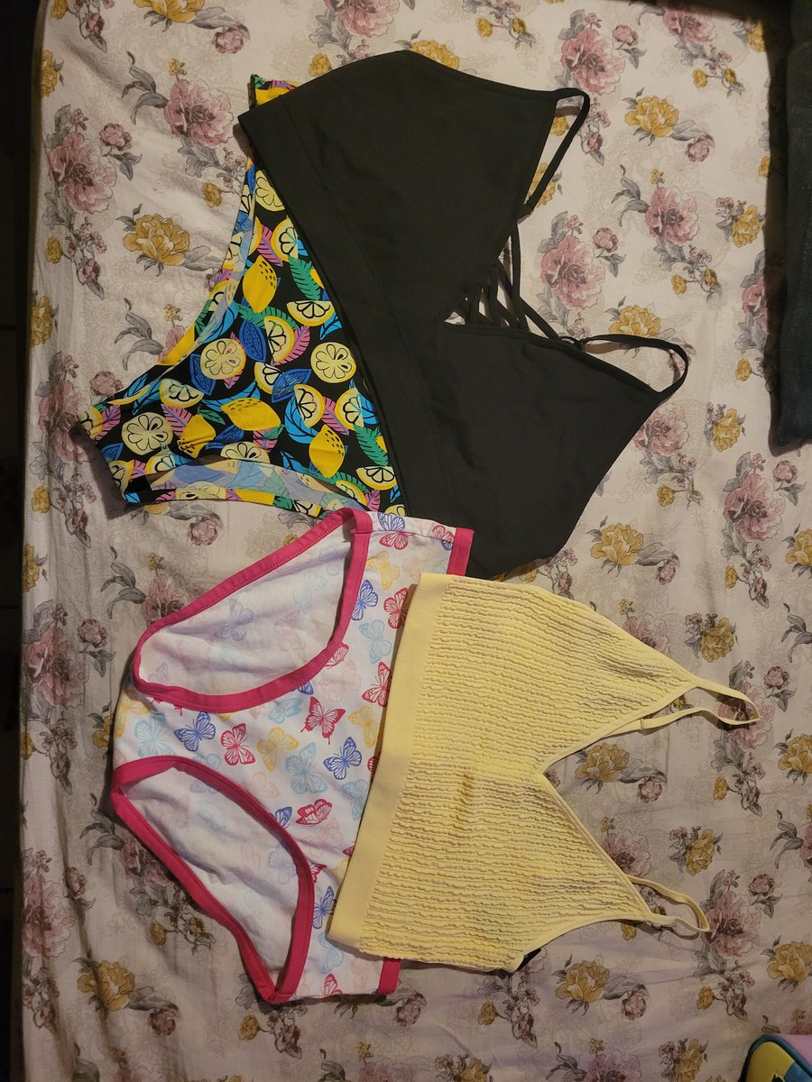 TatTemptress's tweet photo. What to wear for Game night 🤔
Join me LIVE and find out 11:30PM EST
https://t.co/KRdWsS3jEx https://t.co/cqrOi5uWiR