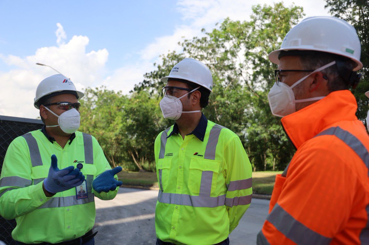 En @cemexdominicana escuchamos sobre su reto de reducir las emisiones de CO2 en la producción de cemento y discutimos sobre acciones conjuntas sobre valorización de residuos sólidos y fomento de la economía circular en la manufactura local. <a href="/celsojm/">Celso J. Marranzini</a> <a href="/airdmedia/">aird</a> @nuvird #HechoenRD