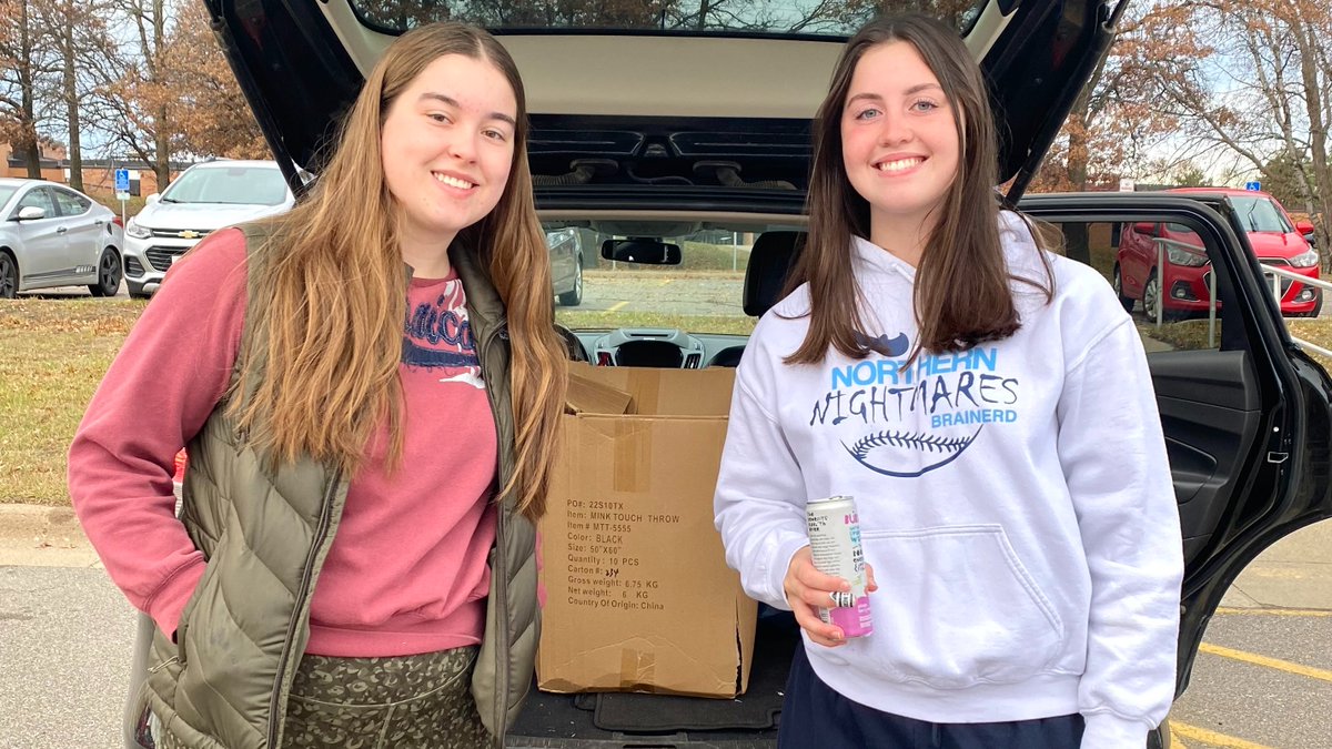 clcmnedu's tweet photo. Students in Phi Theta Kappa held a campus and community drive, collecting boots, warm clothing and base layers for the Bridge on 7th Overnight Shelter.
They collected two truck loads full of donations so far! β€π
#CLCcares https://t.co/X7P9UjlV5b