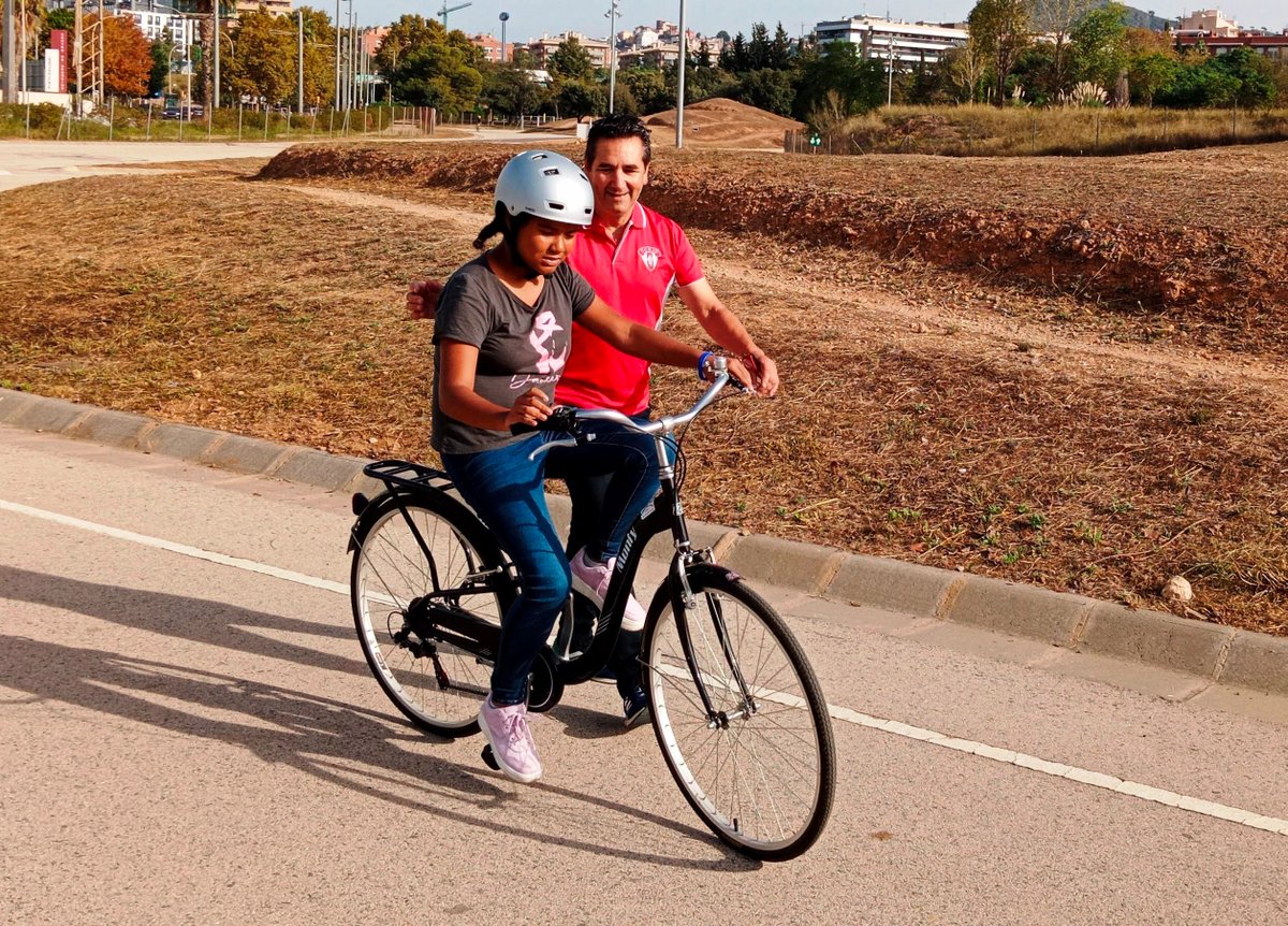 CC_SJD's tweet photo. Continuem l'activitat Aprenem amb Bici dels dissabtes pel matí. Quina satisfacció.
#AprenemBici #BiciEscolaCCSJD #AccioSocialCCSJD #ccsjd #AprenemAutisme #InclusioSocial #EsportInclusiu
@AprenemAutisme @cebllob @DESPIesport https://t.co/DOFTV6oEAC