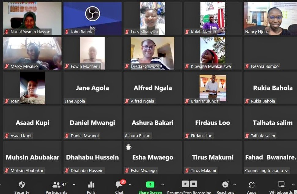 coast_hub's tweet photo. Today @coast_hub convened over 50 #BudgetChampions for a #BudgetAudit Café. In FY2019/20 all county executives in @JumuiyaBloc we're awarded #QualifiedOpinion by @OAG_Kenya. There is need to address #AuditQueries raised in order to ensure #effective Budget Implementation.
#CRBH https://t.co/9iNTTHToyy
