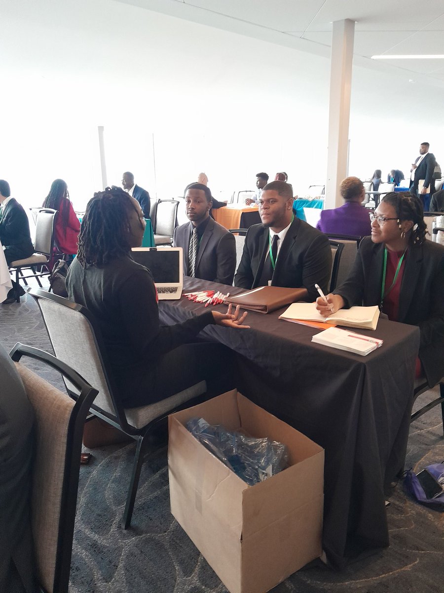 MrJoeLyons's tweet image. VSU placed second in the HBCU Marketplace Career Development Conference oral competition out of 25 HBCUs and 300 students participating! 
@makolaabdullah @VSU_1882
@ReginaBTyler