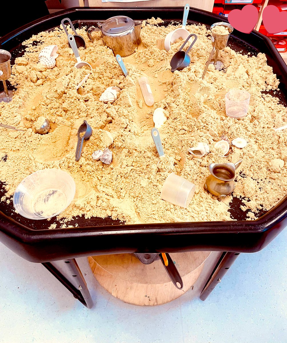 Julie Wilson tweet media