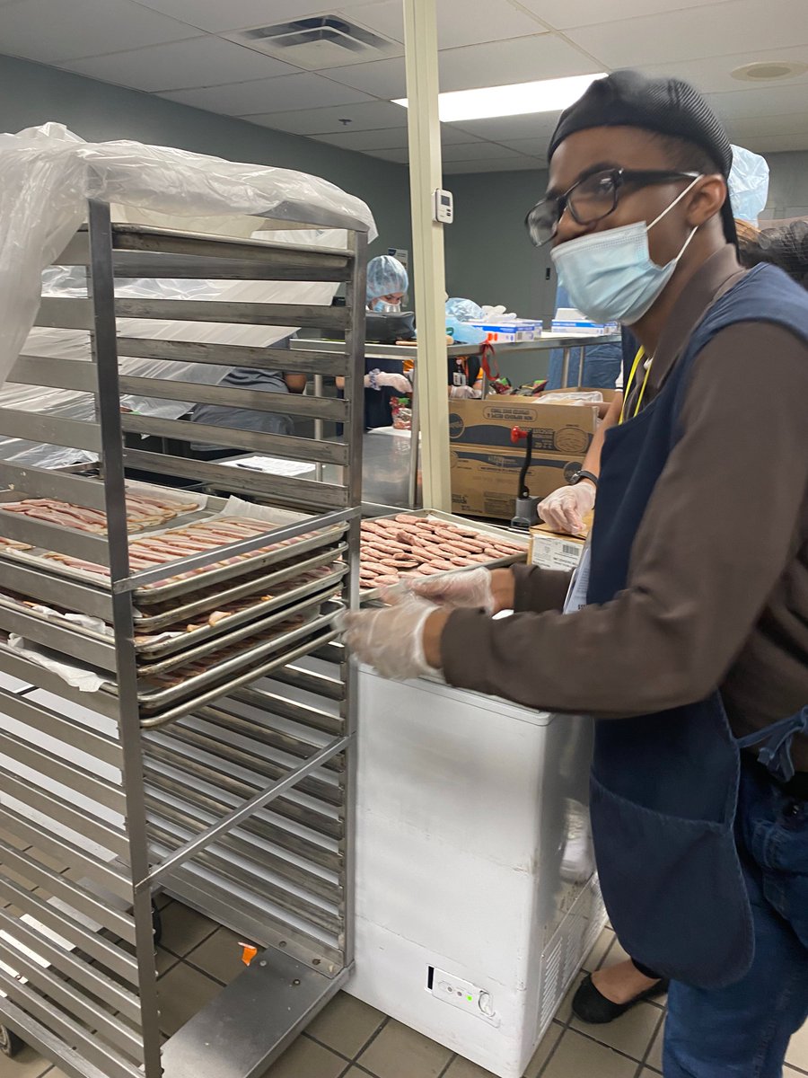 Community-based students working at Southern Hills Hospital <a href="/EERocks_MNPS/">EERocks_MNPS</a>