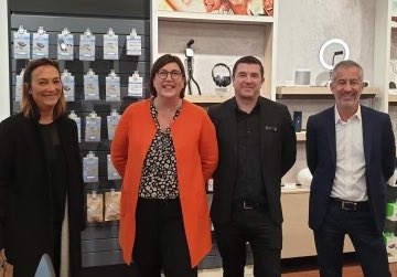 Merci à toutes les équipes rencontrées au cours de cette journée énergisante à la direction <a href="/OrangeHDF/">Orange Hauts-de-France</a> 
Que ce soit en boutiques, service client ou unité d’intervention, le sens du client est omniprésent. Engagement total des managers, conseillers, techniciens : bravo 👏