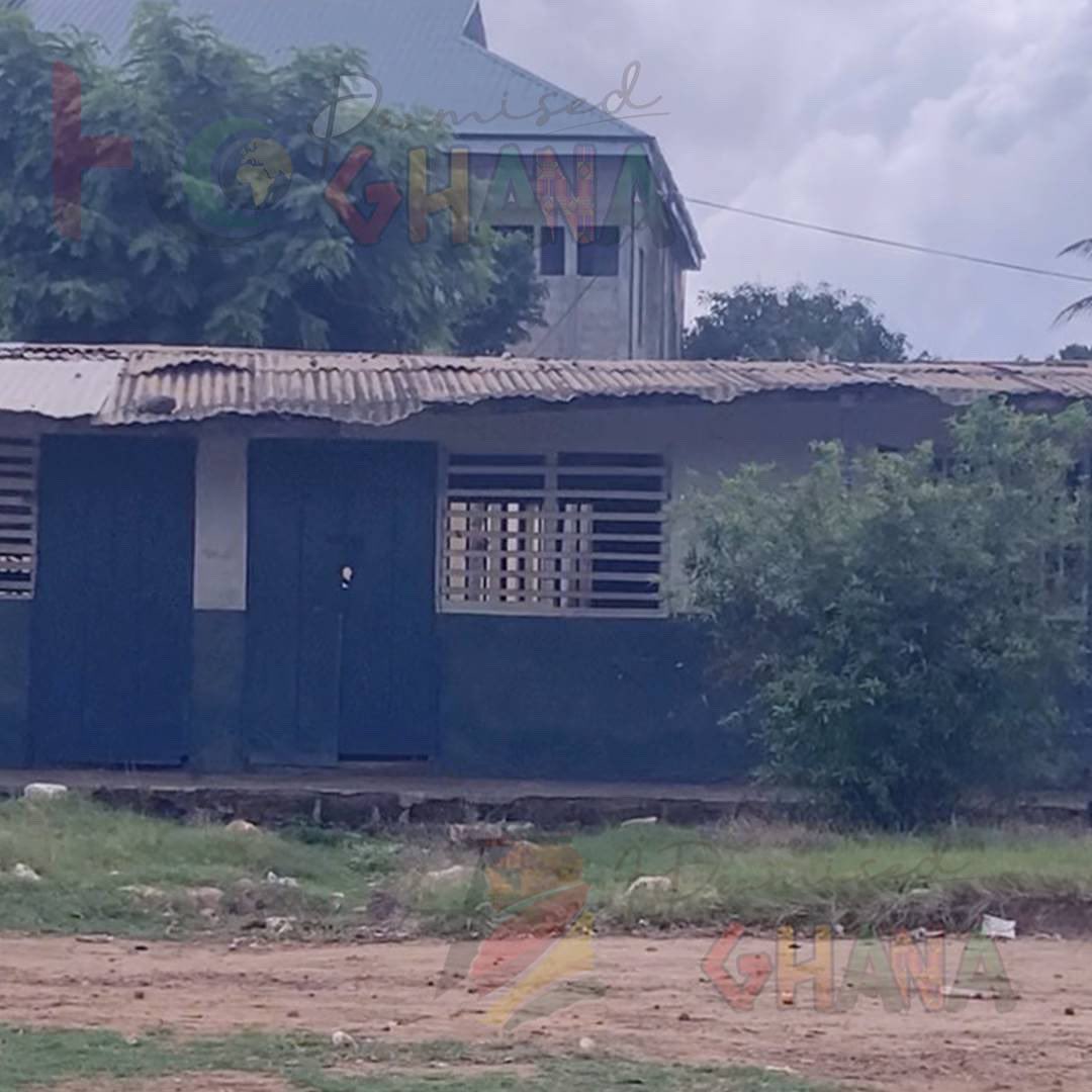 hbcinconline's tweet photo. Our young boys and girls  are counting on your maximum support to help them get their roof repaired. A donation of $10 would help move closer to getting the 110 roofing sheets needed. We will list all donors on our website. Visit https://t.co/ztQZlomJRx to support. https://t.co/JtoNhTDP6v