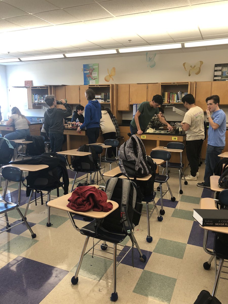 The most enthusiastic Fri afternoon club on campus!!! #medfieldhs <a href="/KerryLynchSci/">Kerry Lynch</a>