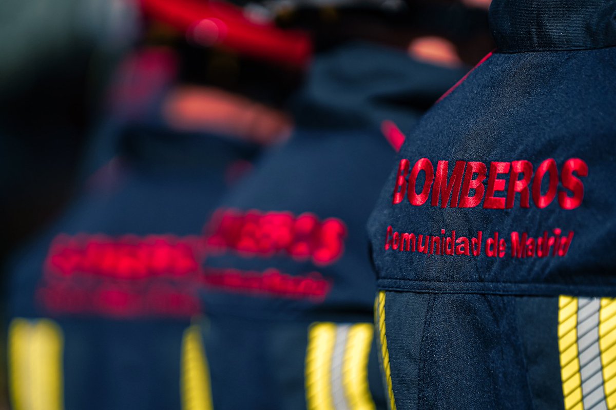 CarlosNovilloPi's tweet photo. Una ley autonómica de bomberos que permite construir un servicio más eficaz y eficiente. Mando único en emergencias, sinergias, especialidades y economía de escala impulsan un modelo adaptado a los riegos del siglo XXI. Gracias a los que apoyáis esta visión #juntossomosmásfuertes https://t.co/neMSjRj4e0