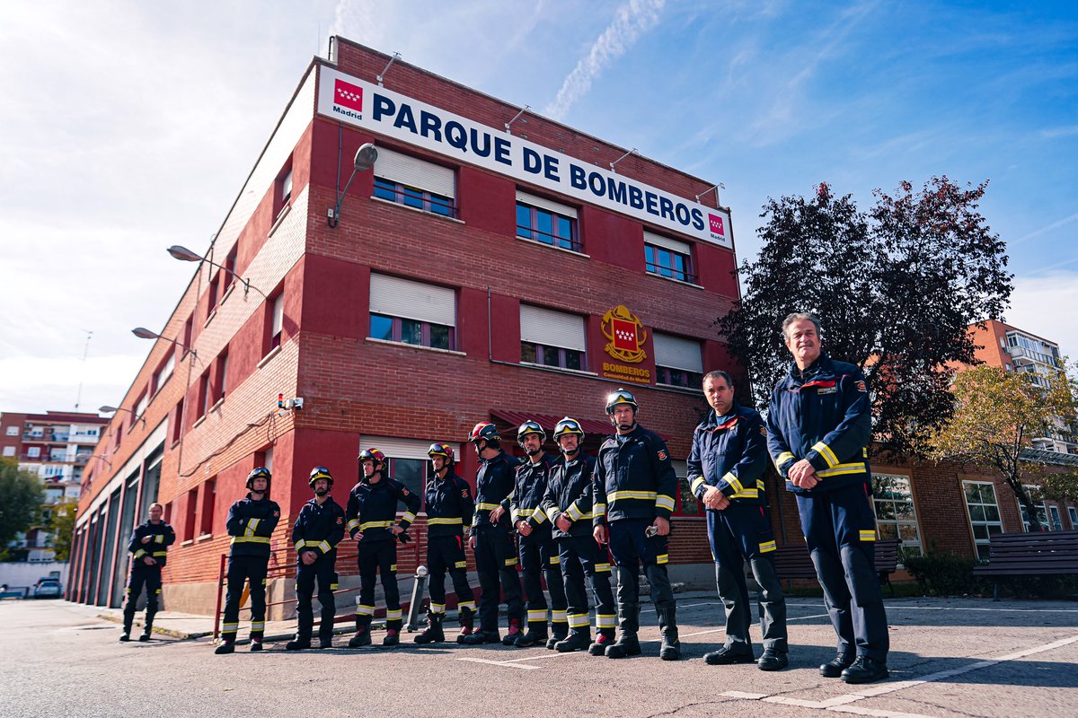 CarlosNovilloPi's tweet photo. Una ley autonómica de bomberos que permite construir un servicio más eficaz y eficiente. Mando único en emergencias, sinergias, especialidades y economía de escala impulsan un modelo adaptado a los riegos del siglo XXI. Gracias a los que apoyáis esta visión #juntossomosmásfuertes https://t.co/neMSjRj4e0