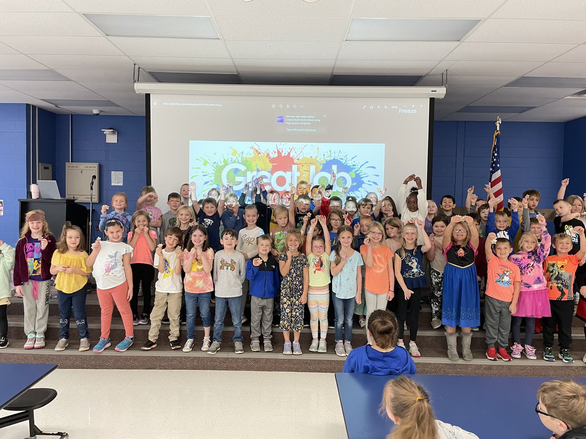 DrBryson23's tweet photo. Celebrating student achievements for the 1st quarter! 🌟👑💙👏🏼 @SummitViewAcad https://t.co/G3i8A9a8xi