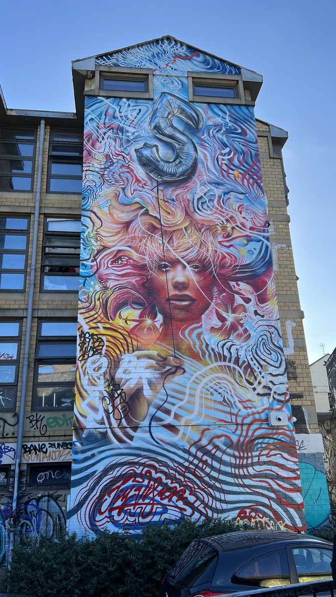 tbarrett's tweet photo. The @pranksy Bus Street Art Tour was ⭐️⭐️⭐️⭐️⭐️
What a treat! 🙏🏽 https://t.co/yi1UucWhvl
