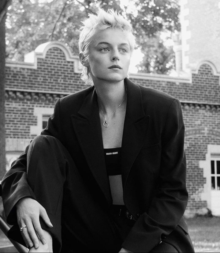 dailyc0rrin's tweet photo. Emma Corrin for Flaunt Magazine https://t.co/L0Ut1Y0AFJ