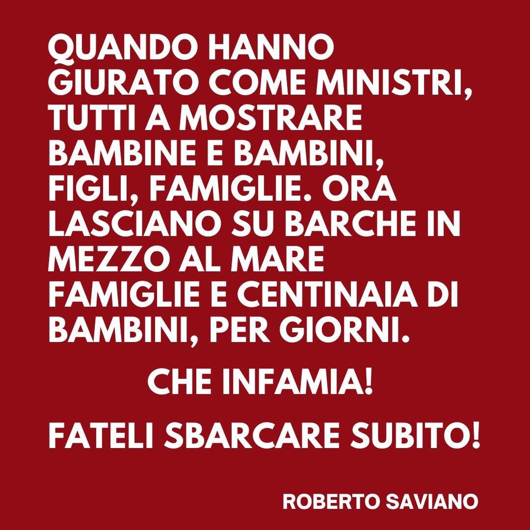 robertosaviano's tweet image. In Italia la ferocia non sarà mai di casa, portatevela a casa vostra. Non lasceremo morire nessuno in mare!

#fatelisbarcaresubito
Fate girare!