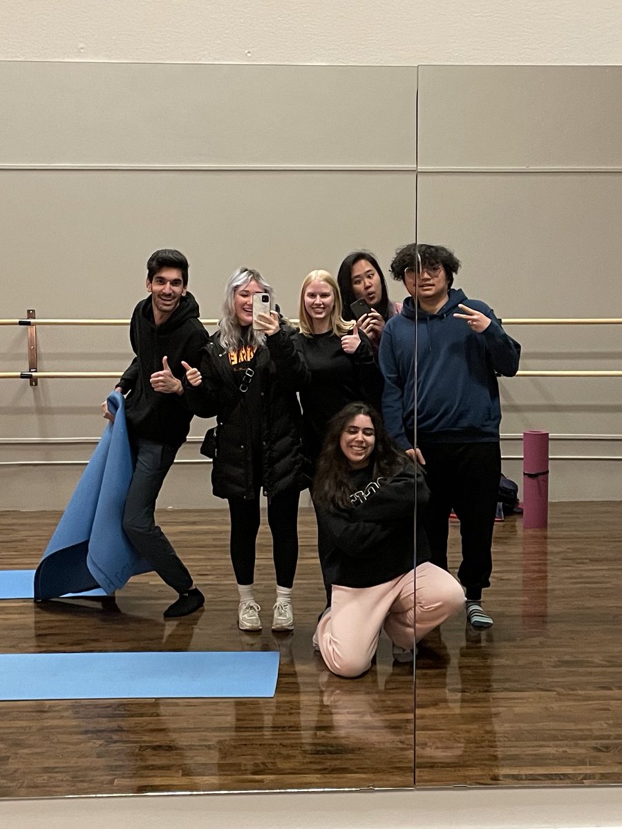 CamilaPichardo_'s tweet photo. Yoga is fun when you have your friends with you
{15/20}

#bcit #radioartsandentertainment #bcitradio #bcitstudent https://t.co/myoRE1cM8X