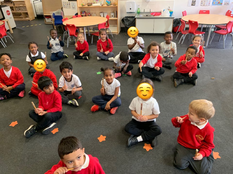 MrsMoorcroftNP's tweet photo. We enjoyed making our own sparklers today, we dipped breadsticks in melted chocolate and coated it in sprinkles. They were yummy! 🎇🎆💥❤️ @MisRobinson https://t.co/ujk2CDvPg4