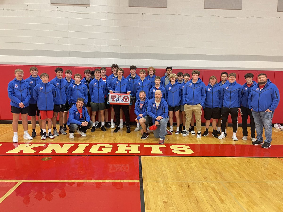 Coach_Franke's tweet photo. Instead of a banquet this year we decided to fit out each player with a Nike Tech 2022 Playoff Jacket, ordered pizza, and handed out awards. Team also got to mess with our new #BumpBox from the TD Club! https://t.co/t4rM4UMu5H