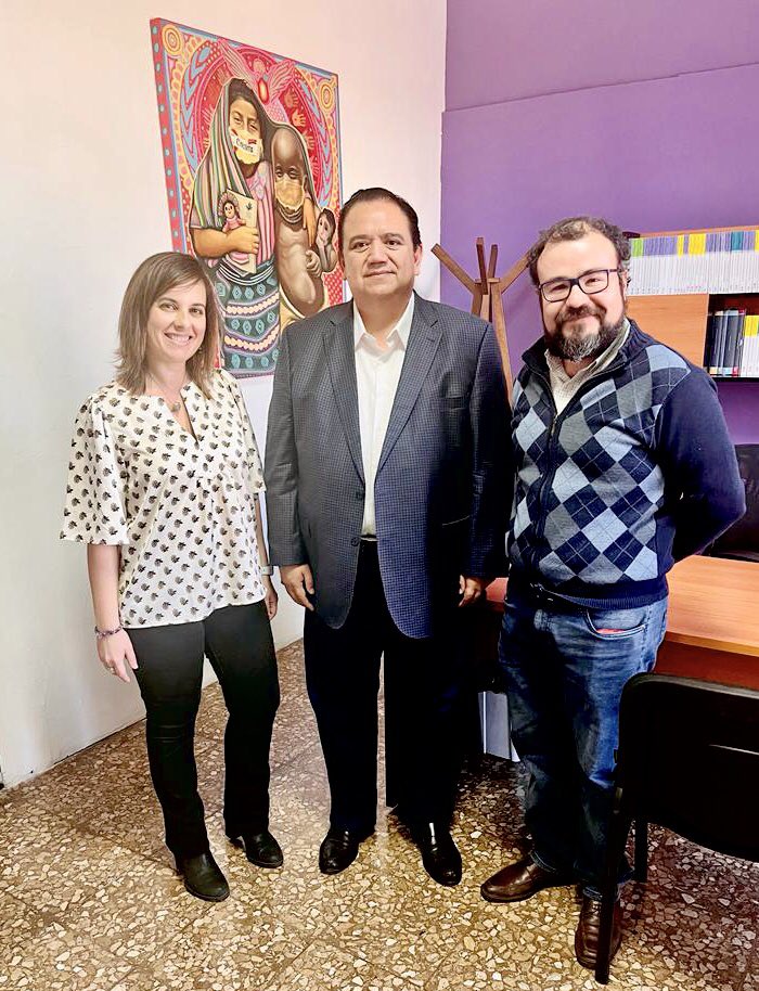 El día de hoy el Magistrado Presidente Jesus Gerardo Sotomayor Hernández, la Directora General Irene Spigno y el Dr. José Antonio Estrada Marún mantuvieron una reunión de trabajo, a fin de coordinar esfuerzos entre el <a href="/TJACoahuila/">TJA Coahuila</a> y la <a href="/AcademiaIDH/">Academia IDH</a> #TJAC