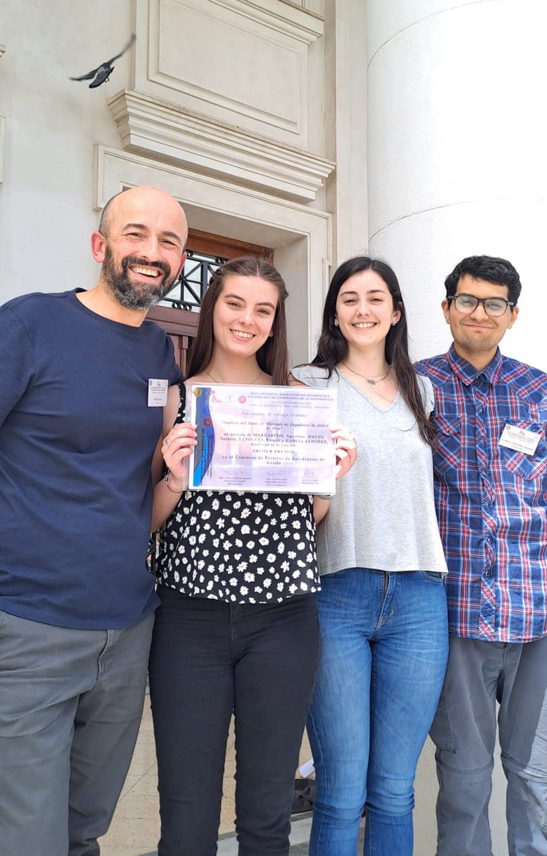 Escuela de Estadística - UNR tweet media