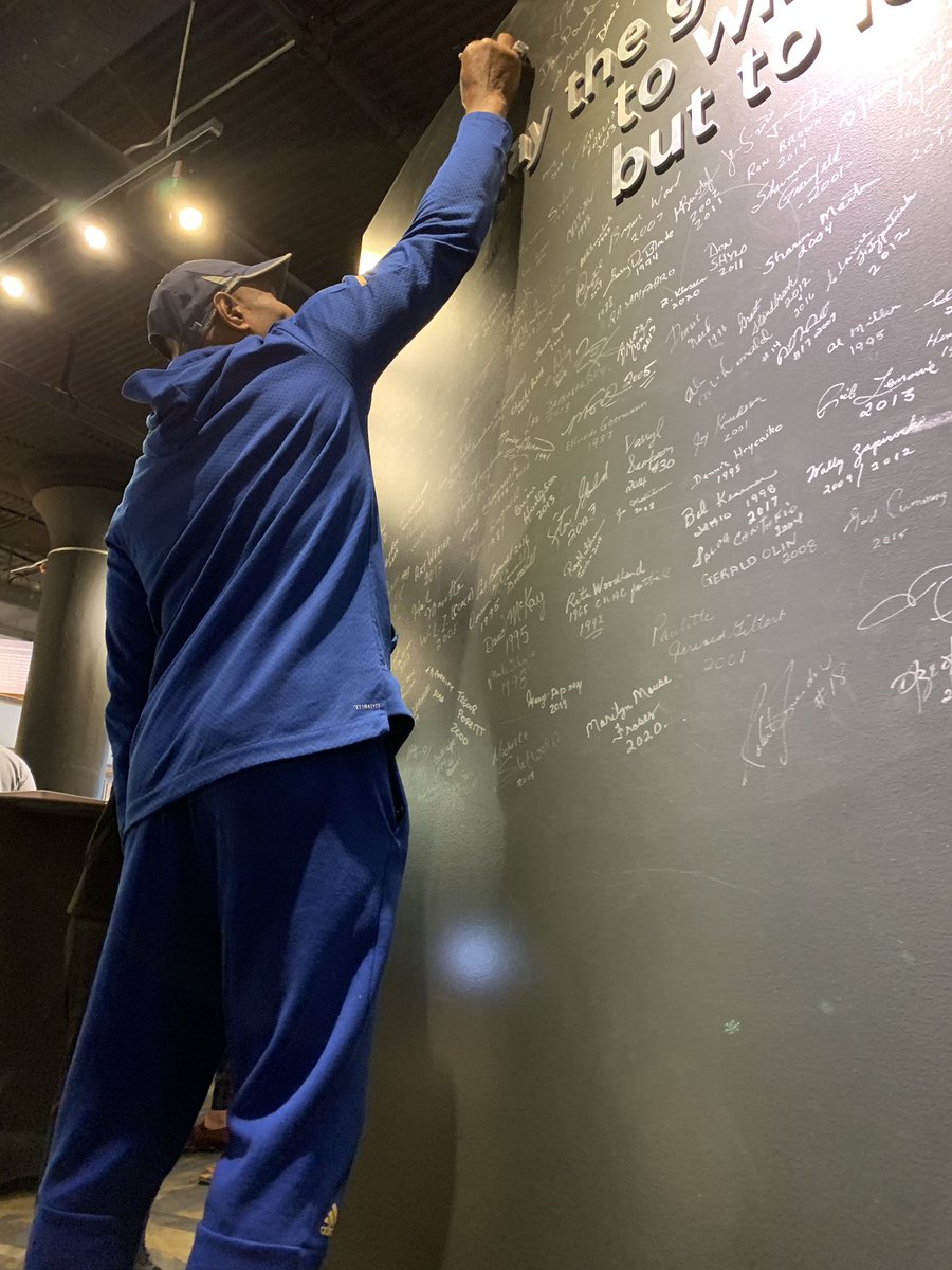 Well folks, another Hall of Fame induction class is in the books!

We were thrilled to see the class of 2022 sign our Honoured Member wall at our inductee reception. Thanks to everyone for making this event so special, and congrats to our brand new Honoured Members.

#MBSHoF