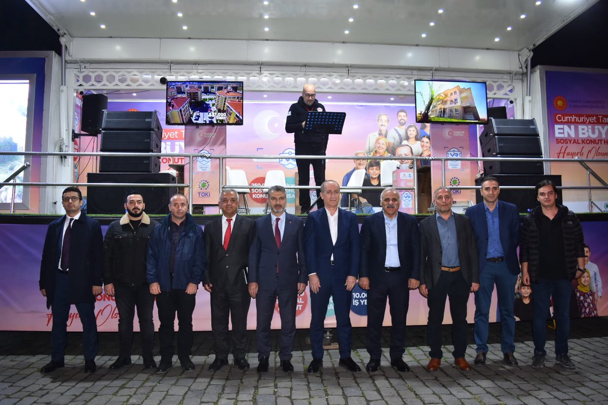 TOKİ Başkanımız Ömer Bulut, Trabzon'da bulunan "İlk Evim, İlk İş Yerim, İlk Evim Arsa" projemizin tanıtım tırını gezdi.