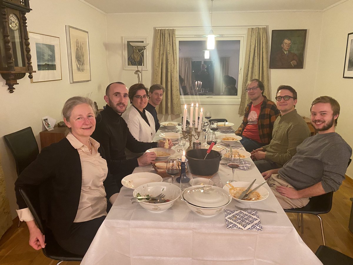 Dinner at the house of Elena and Brynjulf with the THREAD team. <a href="/CokajErgys/">Ergys Çokaj</a> <a href="/deni95_/">Denise Tumiotto</a> <a href="/_andrealeone/">Andrea Leone 🇺🇦🕊 🇵🇸🕊️</a> <a href="/dademurari/">Davide Murari</a> <a href="/ElenaCelledoni/">Elena Celledoni</a> <a href="/EtnThread/">THREAD_ETN 🇪🇺</a> ESR1 Denise Tumiotto in secondment. #trondheim #ntnu #thread
