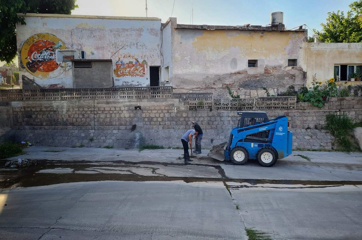 municipalidadlr's tweet photo. 👉Se retiró gran cantidad de residuos y se eliminaron obstrucciones del sistema de desagües.

#LaMunihace
#Ciudadparalavida https://t.co/B1CIi0B0JM