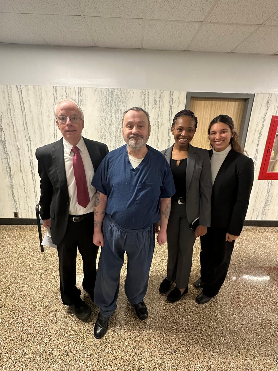 theOhioInnProj's tweet photo. Kenneth Webb of Ann Arbor, #Michigan, was freed Thursday after 36 years of wrongful imprisonment. He was convicted of murder on the basis of a false confession, despite no evidence tying him to the crime and the fact he had an airtight alibi.
#wrongfulconviction https://t.co/pBF4GNqNnk