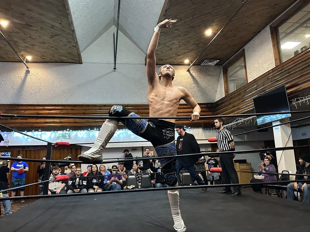 ohhjonmidnight's tweet photo. Was great to finally see @TheJordanOIiver wrestle live at @FightLifePW !! #JordanOliver #Cloutcutter #fightlife https://t.co/FxS3gkW0Vr