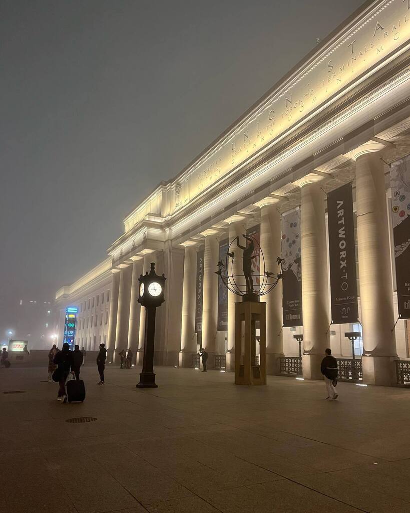 Foggy Union Station last night. #Toronto instagr.am/p/CkjNY5Huf1D/