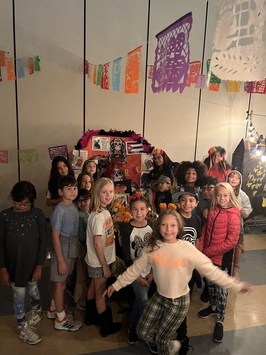ecastillomar's tweet photo. Día de los muertos @SumacLSTEM #socioculturalcompetence
#sumacpride 
#sumacstaffrocks 
#LVUSD 
#LVUSDROCKS 
#duallanguagerocks
#GoVoyagers
#voyagerskeepexploring https://t.co/LFfH8Hdmyy