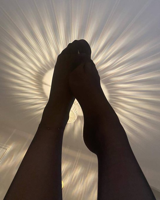 If this was my Bat signal would you come? 🦇🖤 #feet #feetmodels #feetpic #feetshoutout #gymfeet #rednails<a href="/tag/feet"class="tags">#feet</a><a href="/tag/uk"class="tags"><span>#uk</span></a><a href="/tag/rednails"class="tags"><span>#rednails</span></a><a href="/tag/fishnets"class="tags"><span>#fishnets</span></a><a href="/tag/toes"class="tags"><span>#toes</span></a><a href="/tag/anklet"class="tags"><span>#anklet</span></a><a href="/tag/toenails"class="tags"><span>#toenails</span></a>