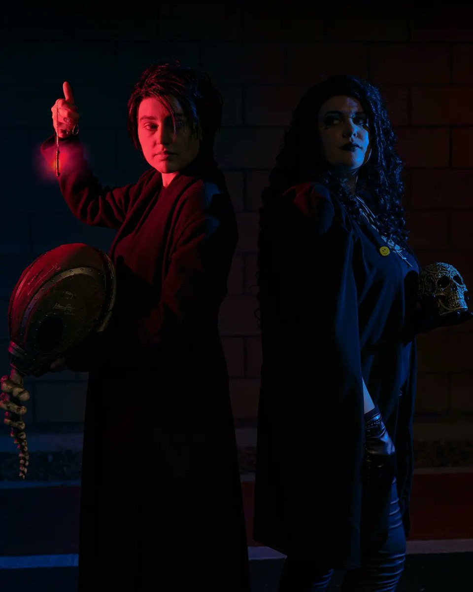 Jadexcosplay's tweet photo. The last of our Sandman duo photos from MCM London 🖤

I loved doing this shoot with @xlexicosplay (Death) and can't wait to create more cosplay variations and endless siblings! 

#sandman #thesandman #sandmancosplay @neilhimself @Netflix_Sandman @netflix https://t.co/2JoTuatkBT