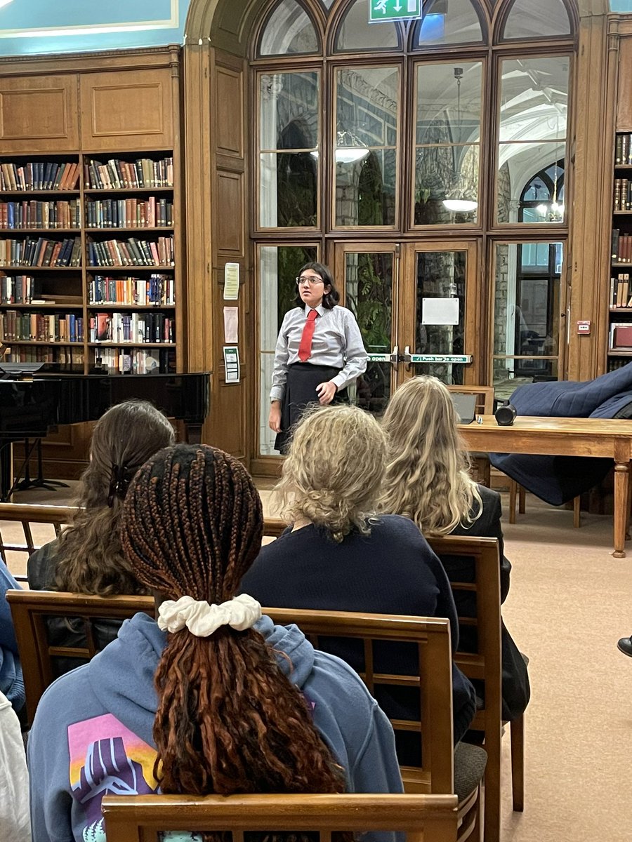 A wonderful start to the weekend at the inaugural Languages in Harmony concert. A treat to hear songs in Italian, French, Mandarin and Hindi #WycombeMusic #WycombeAbbey