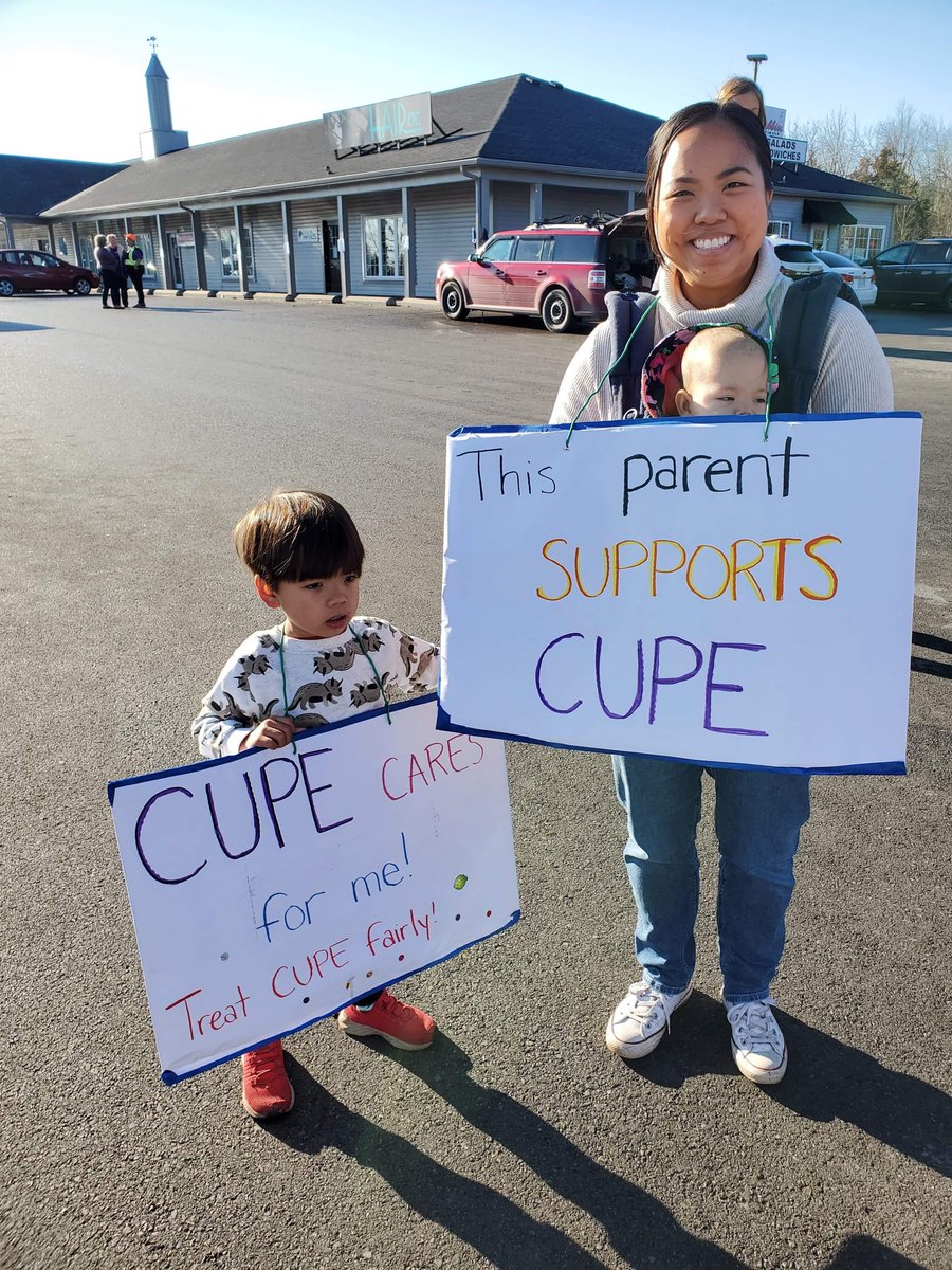M. Garland (@mrsmgarland) on Twitter photo My littles and I out supporting CUPE in front of @ToddSmithPC office. Stop defunding public education. CUPE members help ensure access and equity in our schools. #IStandWithCUPE <a href="/CUPEOntario/">CUPE Ontario</a> My littles and I out supporting CUPE in front of @ToddSmithPC office. Stop defunding public education. CUPE members help ensure access and equity in our schools. #IStandWithCUPE <a href="/CUPEOntario/">CUPE Ontario</a>